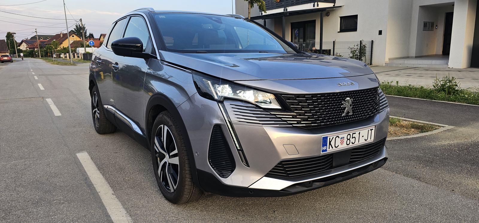 Peugeot 3008 GT 1.6 Hybrid-225ks Leazing, Jamstvo, fotografija 2