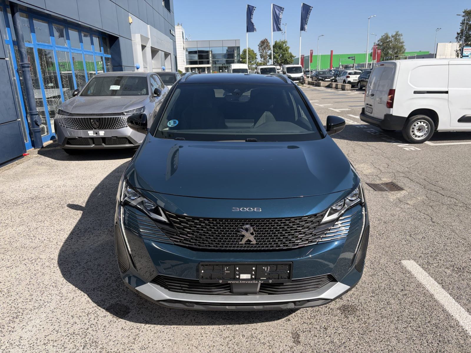 PEUGEOT 3008 GT 1,2 HYBRID 136 DCS6, fotografija 2