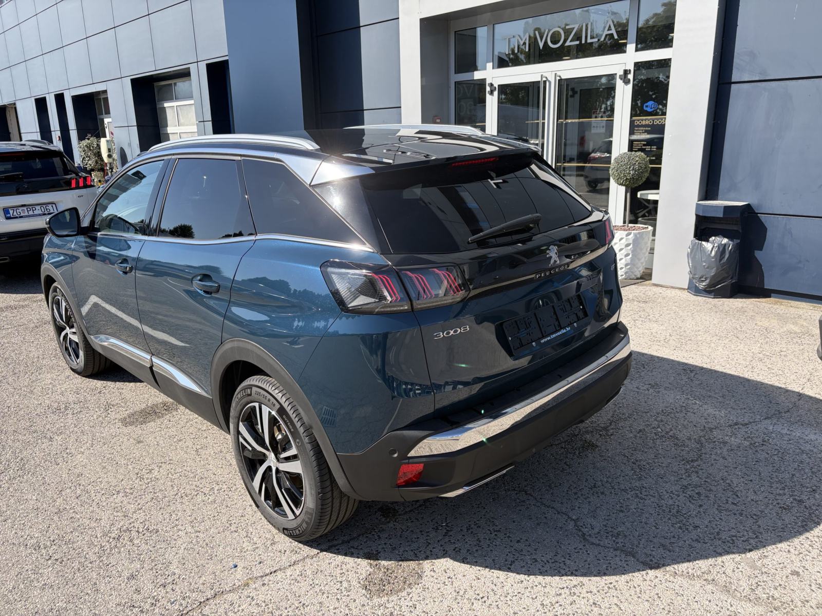PEUGEOT 3008 GT 1,2 HYBRID 136 DCS6, fotografija 4