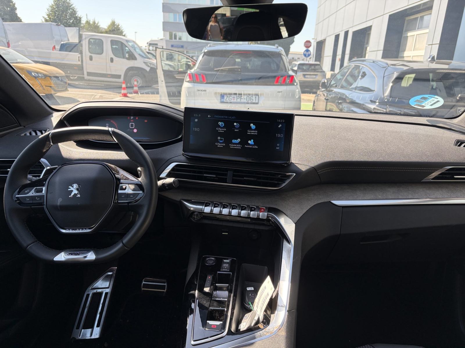 PEUGEOT 3008 GT 1,2 HYBRID 136 DCS6, fotografija 6