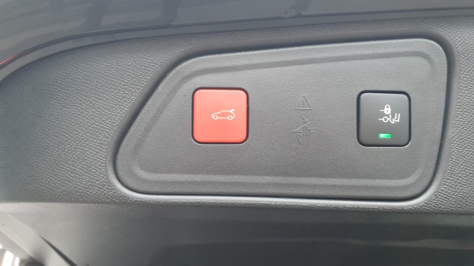 Peugeot 3008 GT 1,5 BlueHDI AUTOMATIK PANORAMA, fotografija 14