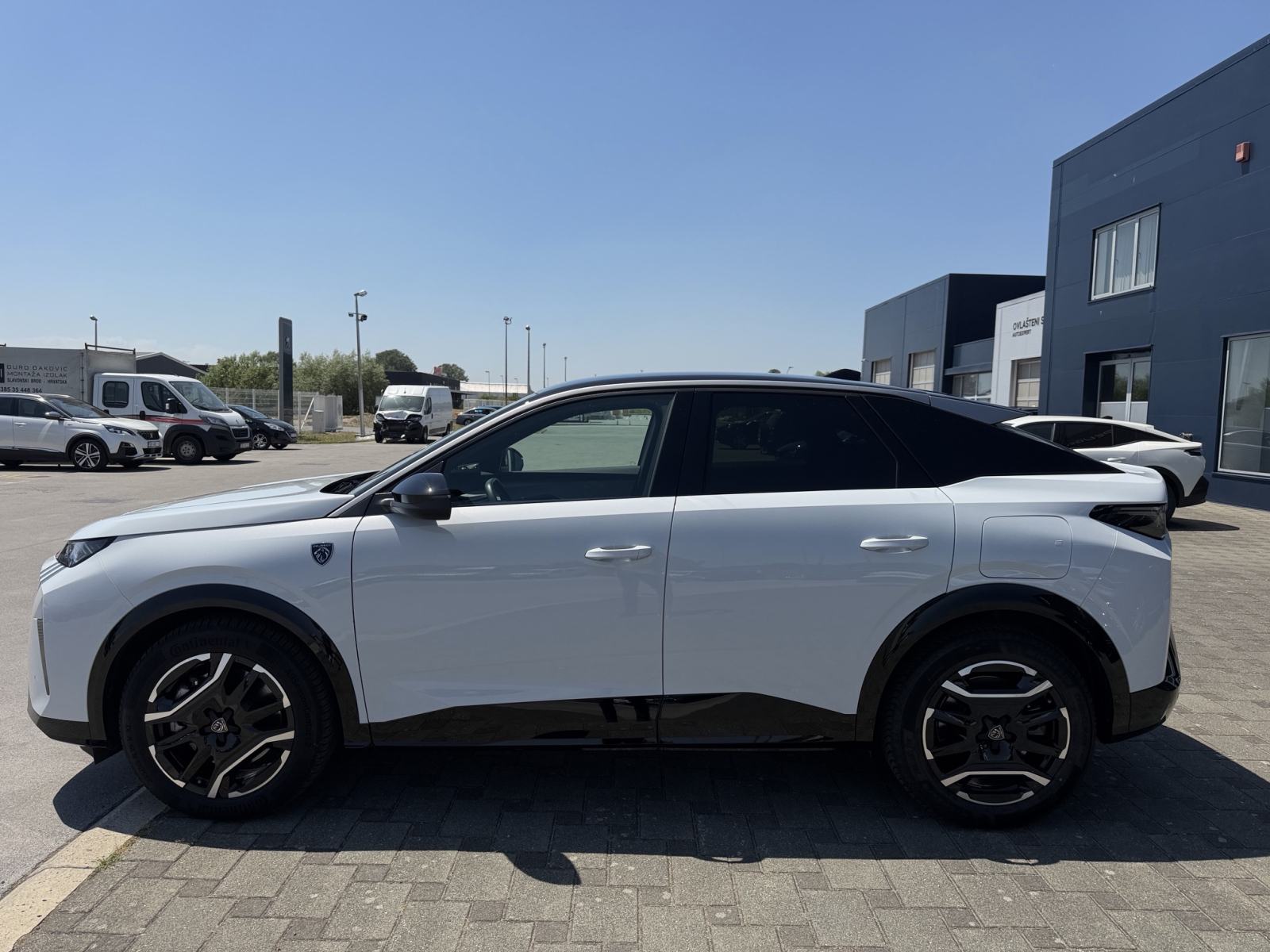 PEUGEOT NOVI 3008 GT 100 % ELEKTRIČNI 210 KS,DOMET DO 553 KM(ECO MOD), fotografija 4