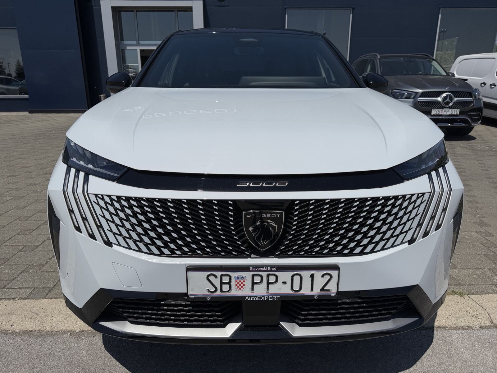 PEUGEOT NOVI 3008 GT 100 % ELEKTRIČNI 210 KS,DOMET DO 553 KM(ECO MOD), fotografija 2