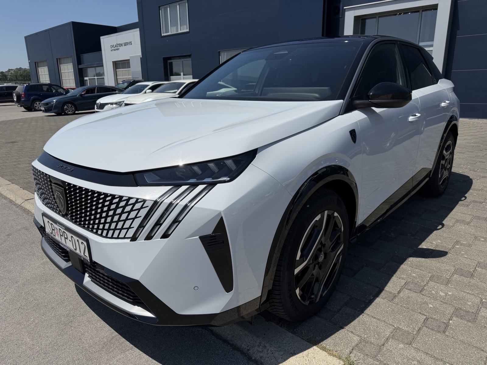 PEUGEOT NOVI 3008 GT 100 % ELEKTRIČNI 210 KS,DOMET DO 553 KM(ECO MOD), fotografija 3
