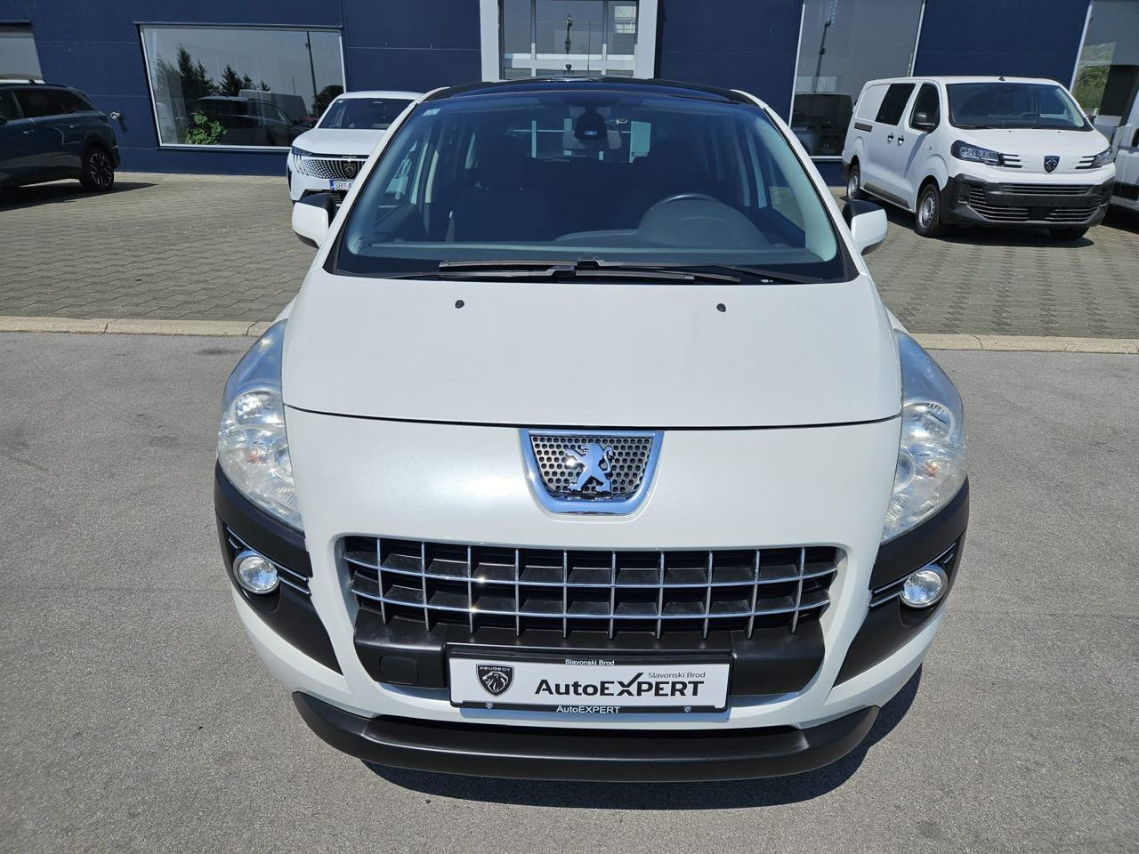 PEUGEOT 3008 PREMIUM 2,0 HDI 150 KS, NIJE UVOZ..., fotografija 2