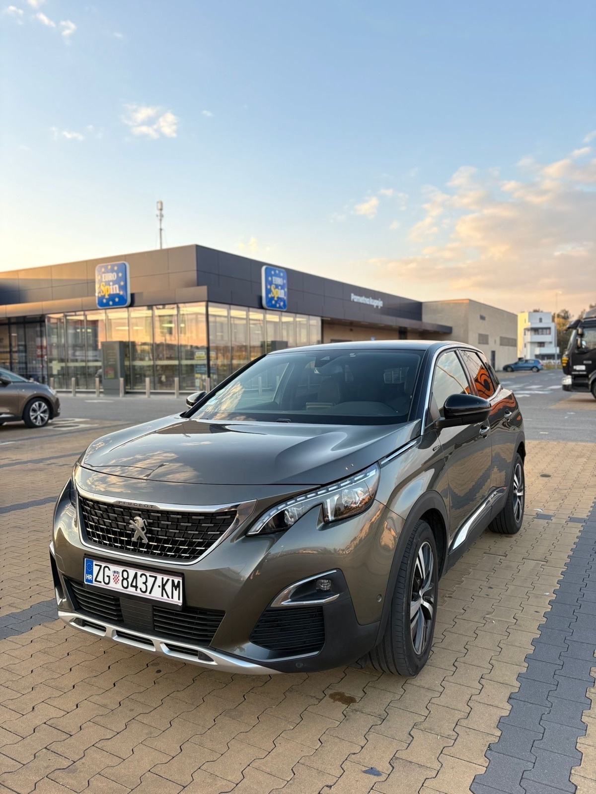 Peugeot 3008,novi lanac,1.5 BlueHDI,automatik,GT Line, Veliki Servis, fotografija 3