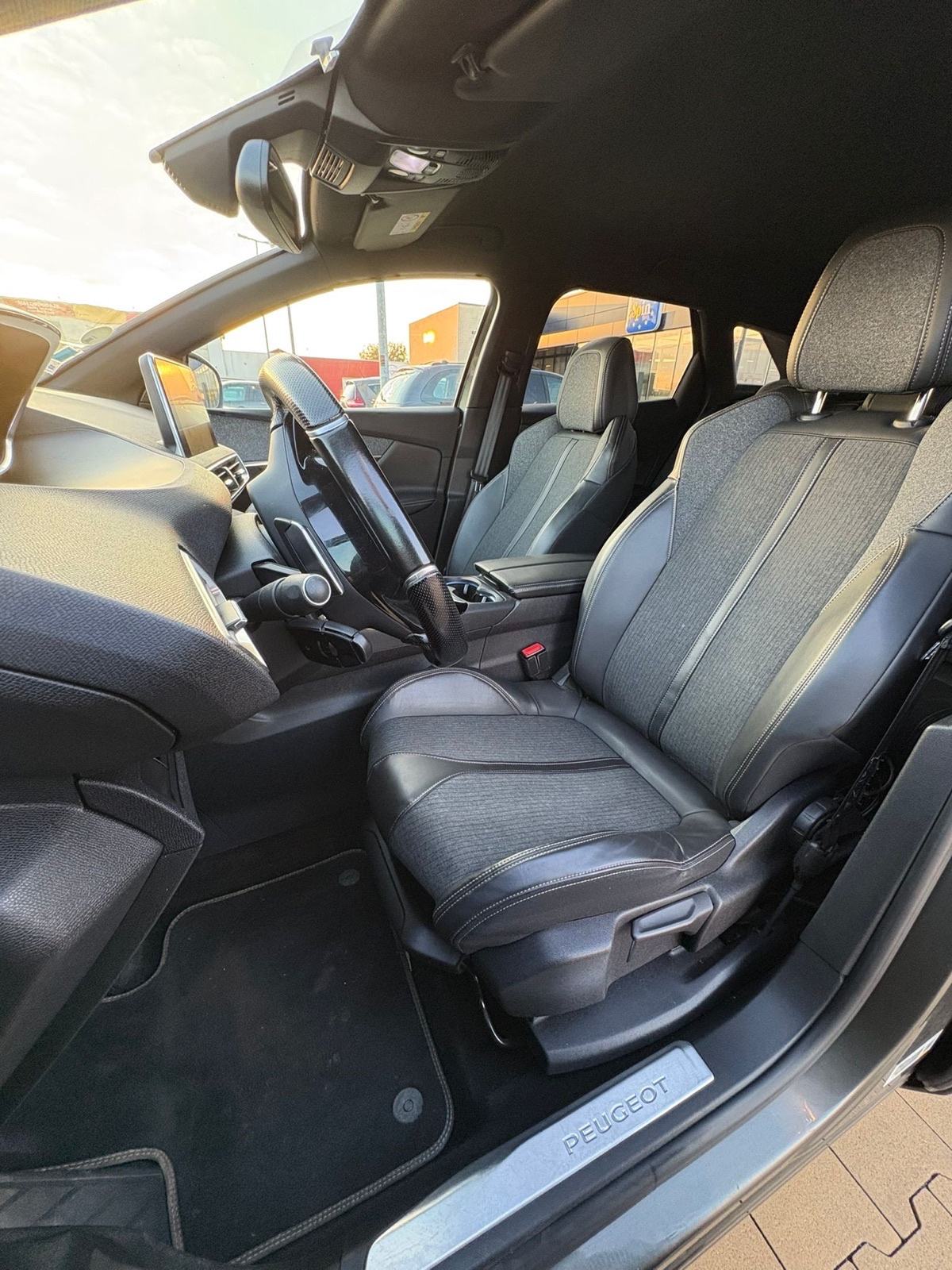 Peugeot 3008,novi lanac,1.5 BlueHDI,automatik,GT Line, Veliki Servis, fotografija 7