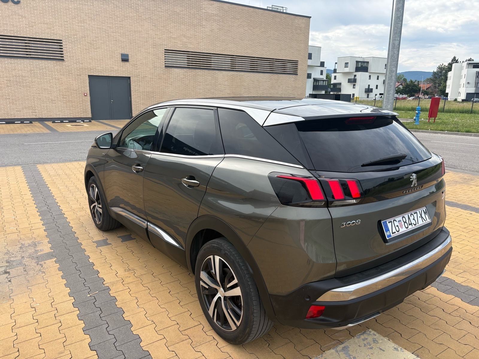 Peugeot 3008,novi lanac,1.5 BlueHDI,automatik,GT Line, Veliki Servis, fotografija 2