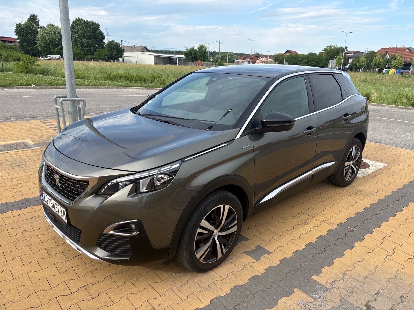 Peugeot 3008,novi lanac,1.5 BlueHDI,automatik,GT Line, Veliki Servis, fotografija 1