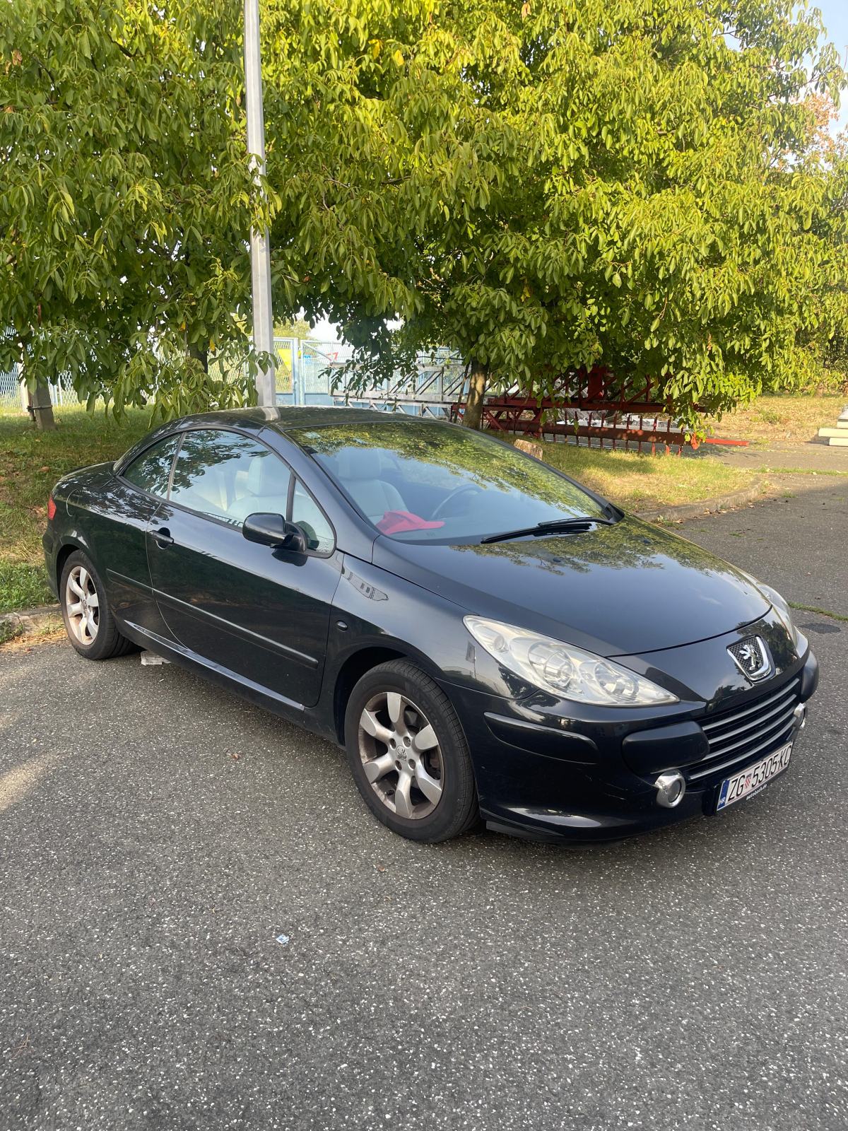 307 CC Coupe Cabriolet,Regan,NOVE Gume,Kamere,Veliki Servis,CarPlay, fotografija 1
