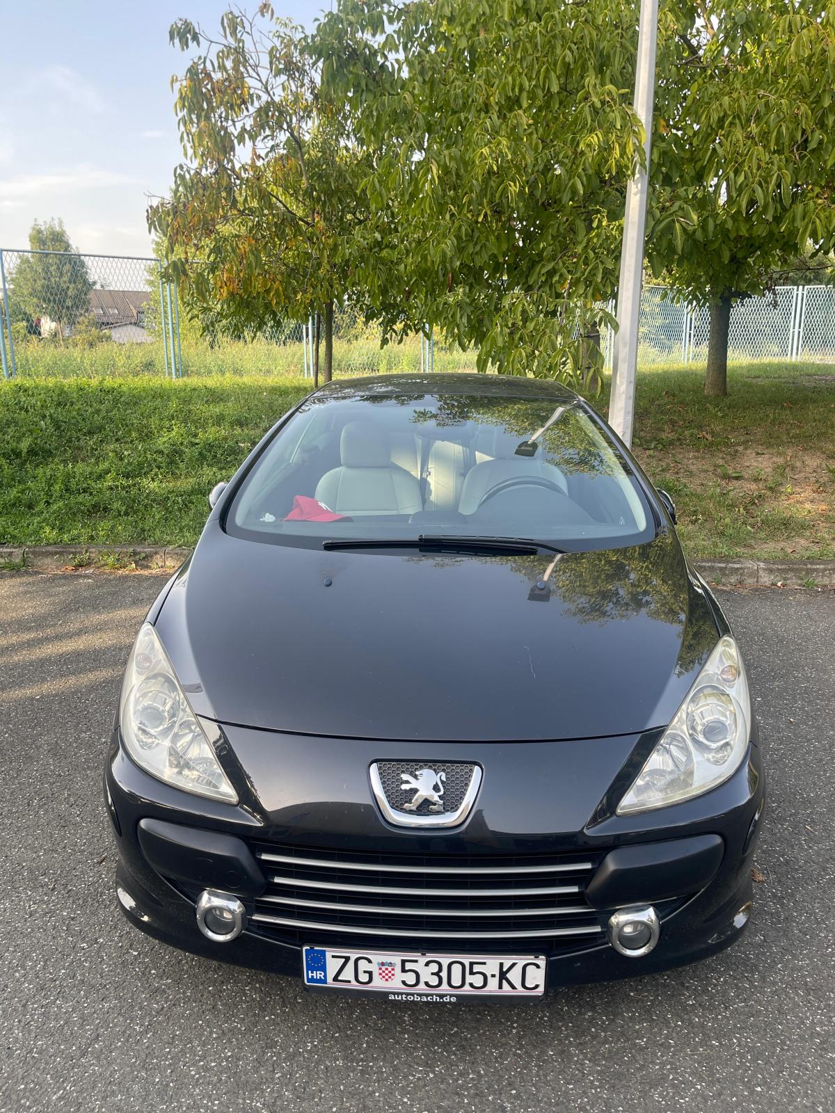 307 CC Coupe Cabriolet,Regan,NOVE Gume,Kamere,Veliki Servis,CarPlay, fotografija 3