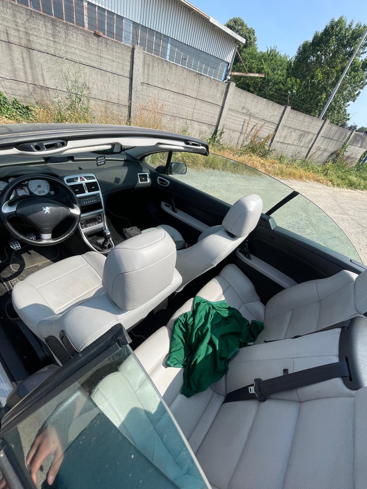 307 CC Coupe Cabriolet,Regan,NOVE Gume,Kamere,Veliki Servis,CarPlay, fotografija 10