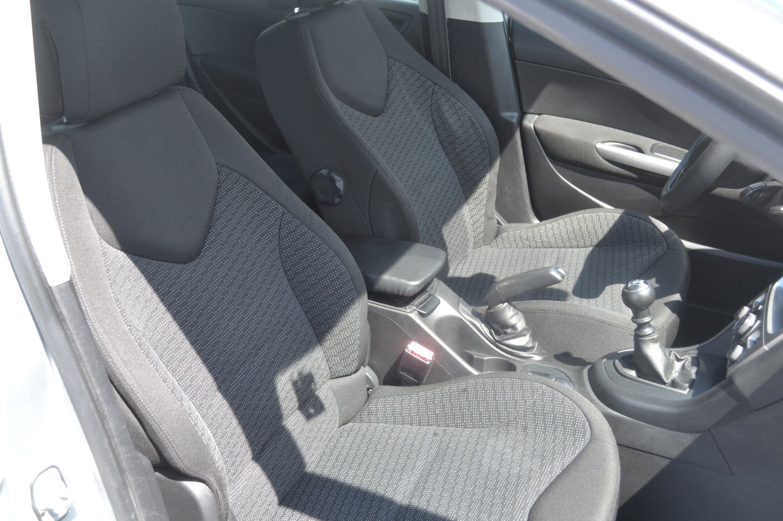Peugeot 308 SW 1.6 HDI *** MOTOR I LIMARIJA ODLIČNI *** SERVIS ***, fotografija 14