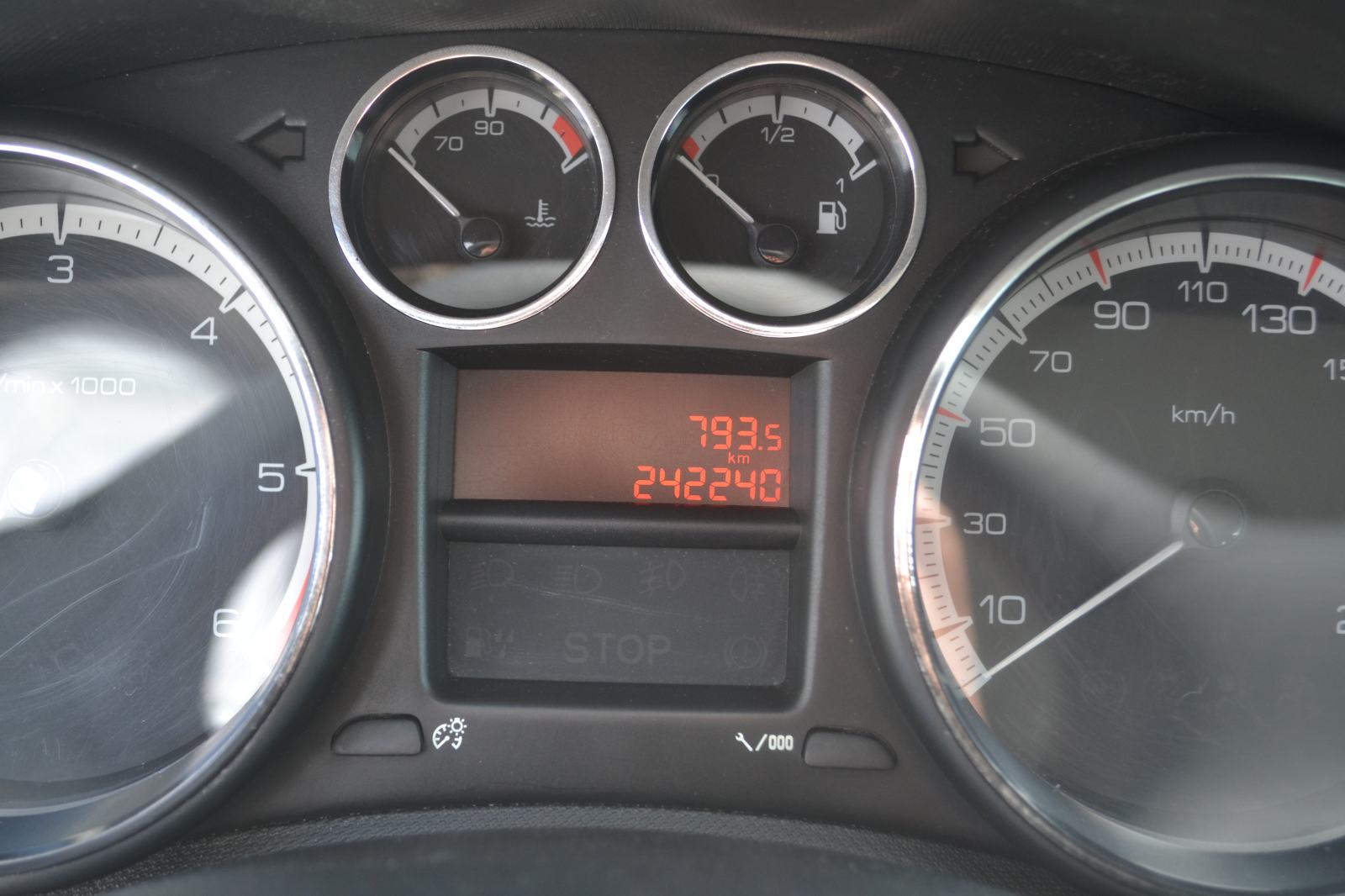 Peugeot 308 SW 1.6 HDI *** MOTOR I LIMARIJA ODLIČNI *** SERVIS ***, fotografija 15