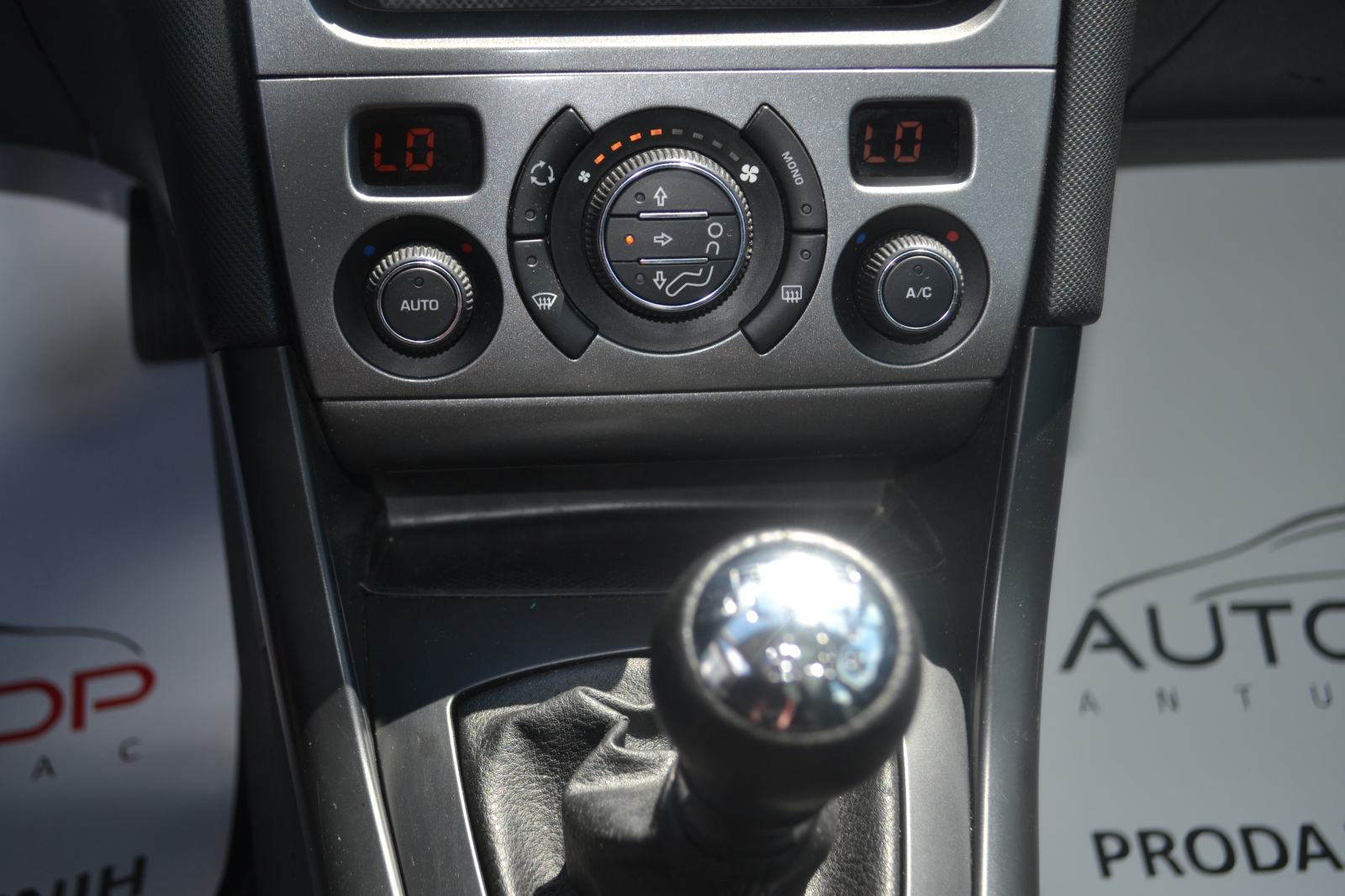 Peugeot 308 SW 1.6 HDI *** MOTOR I LIMARIJA ODLIČNI *** SERVIS ***, fotografija 16