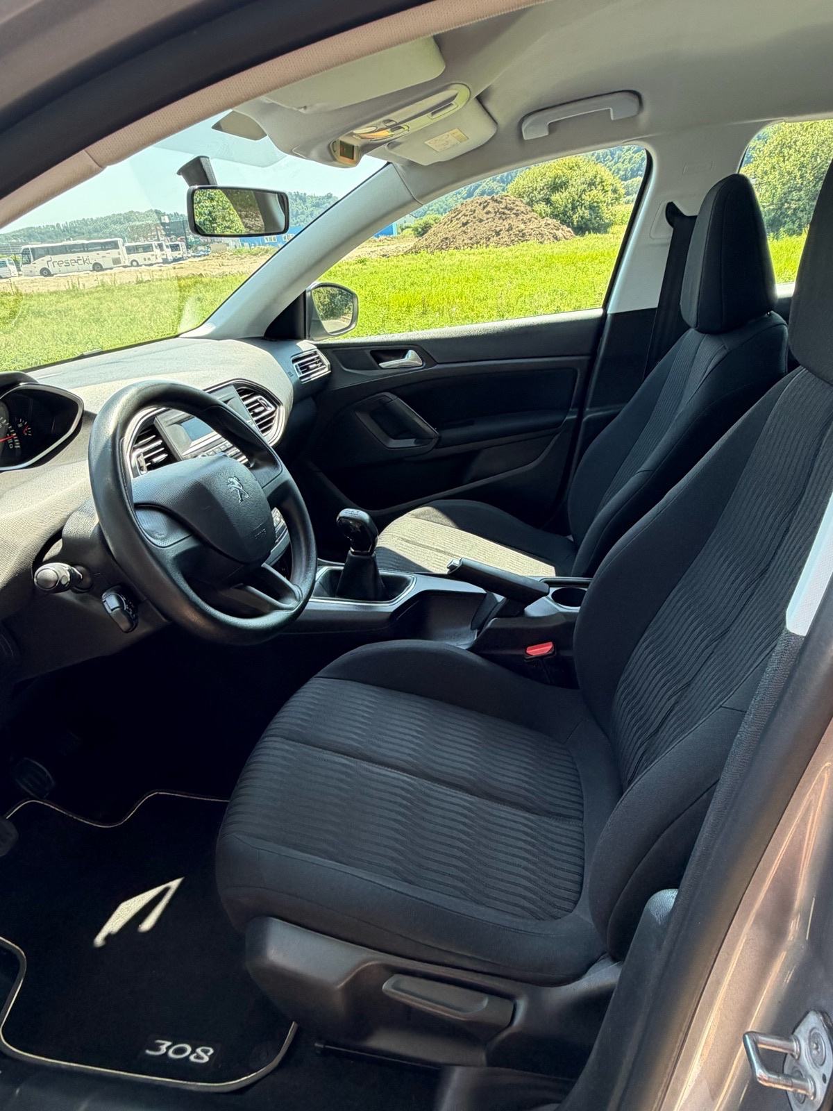 Peugeot 308 1,2 2014.g napravljen mali i veliki servis, fotografija 18