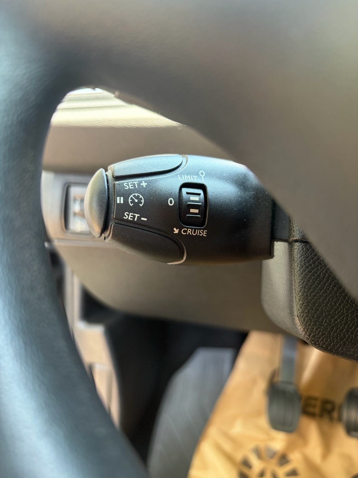 Peugeot 308 1,2 2014.g napravljen mali i veliki servis, fotografija 9