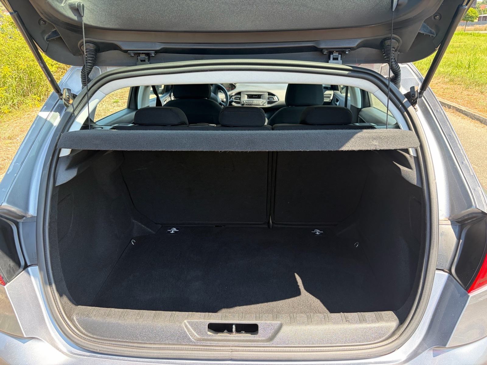Peugeot 308 1,2 2014.g napravljen mali i veliki servis, fotografija 15