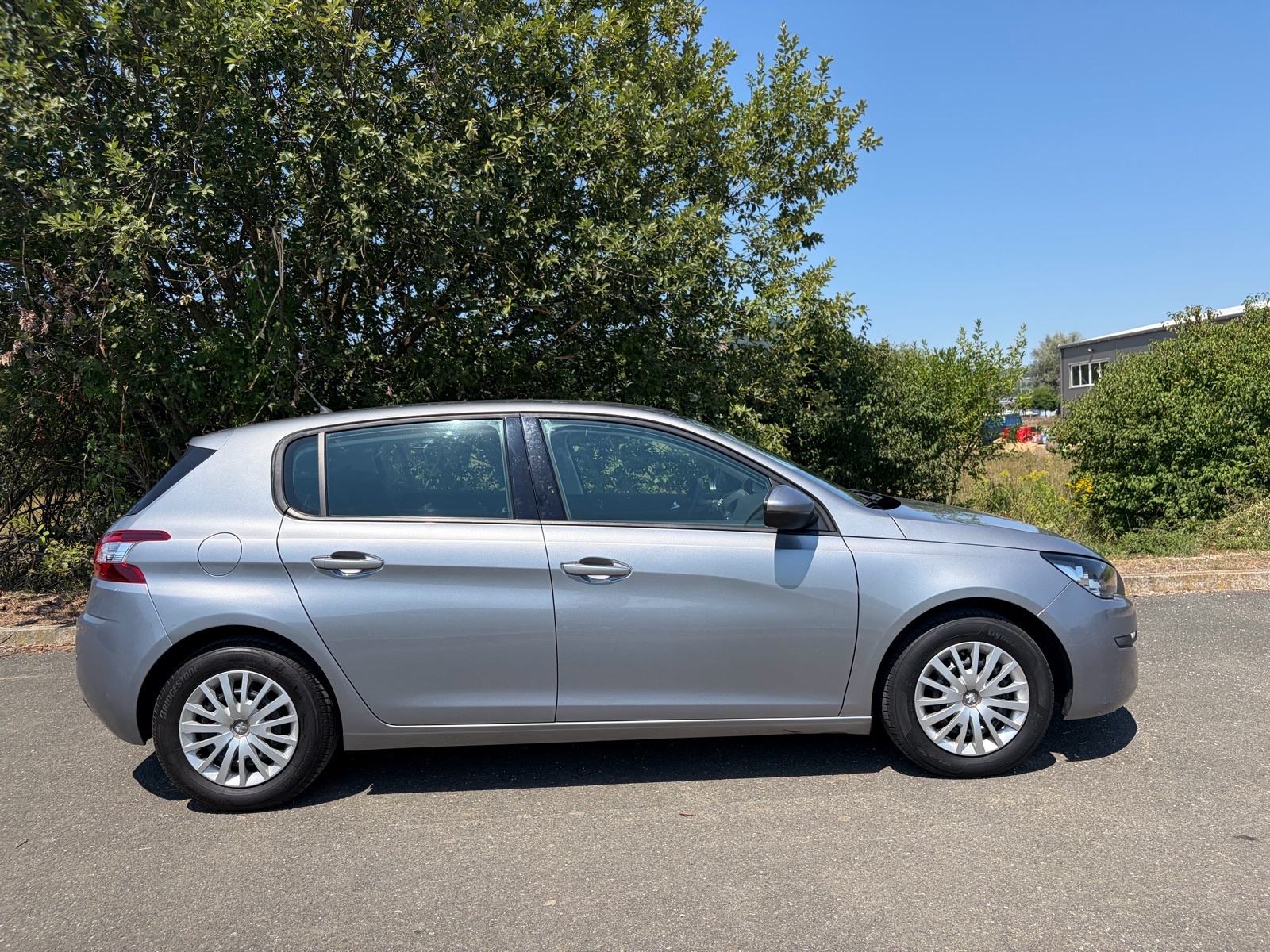 Peugeot 308 1,2 2014.g napravljen mali i veliki servis, fotografija 8