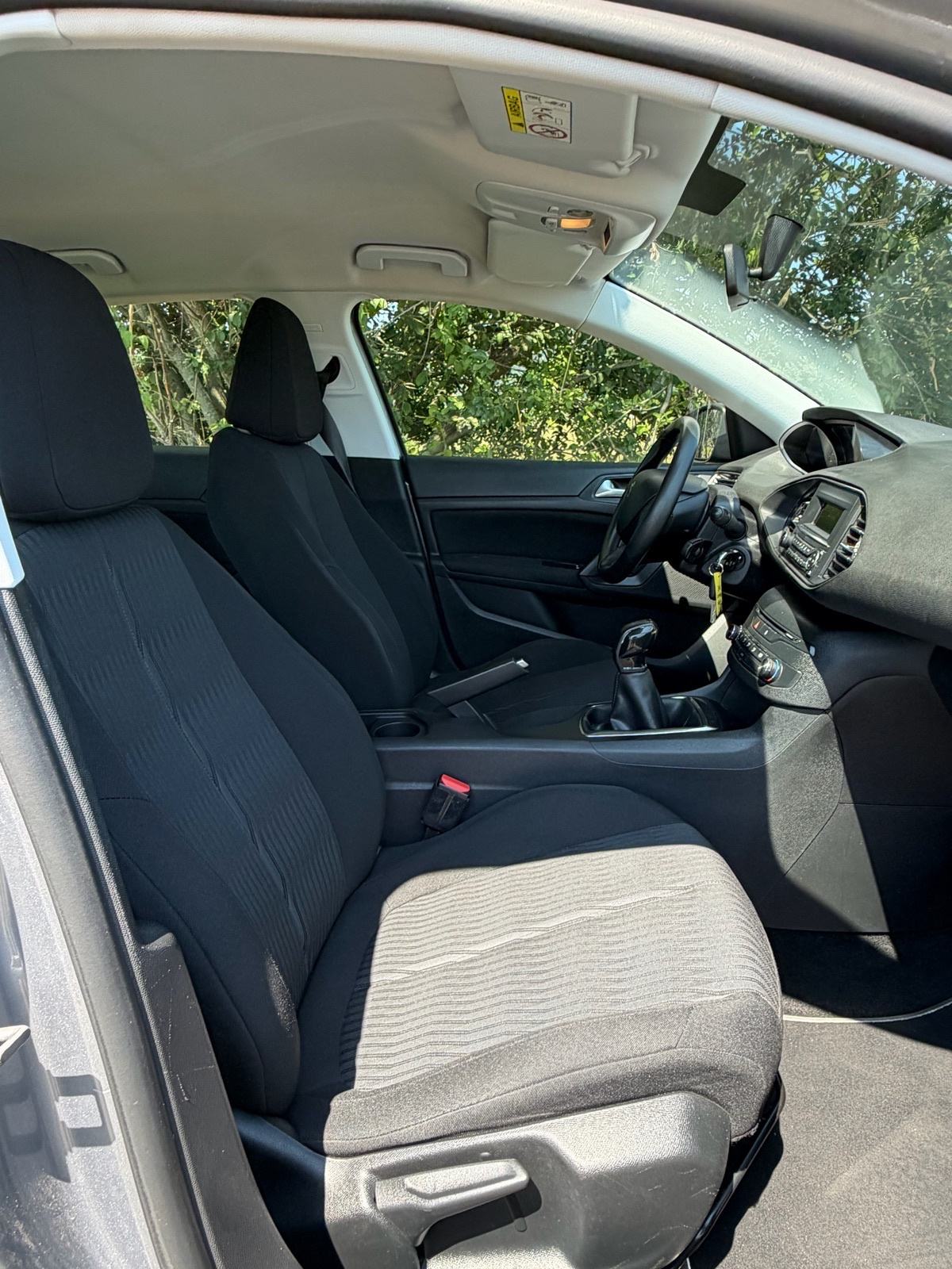 Peugeot 308 1,2 2014.g napravljen mali i veliki servis, fotografija 14
