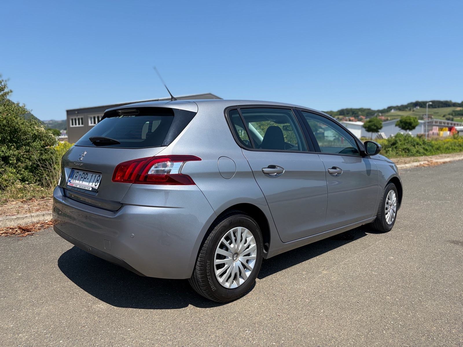 Peugeot 308 1,2 2014.g napravljen mali i veliki servis, fotografija 13