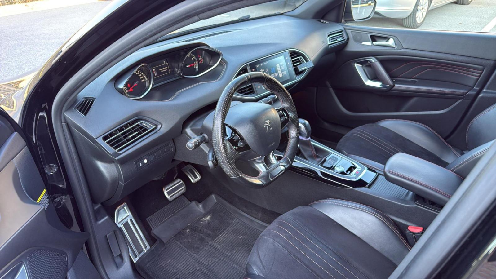 Peugeot 308 GT Line 1.2 PureTech 130 EAT6 Automatic, fotografija 12