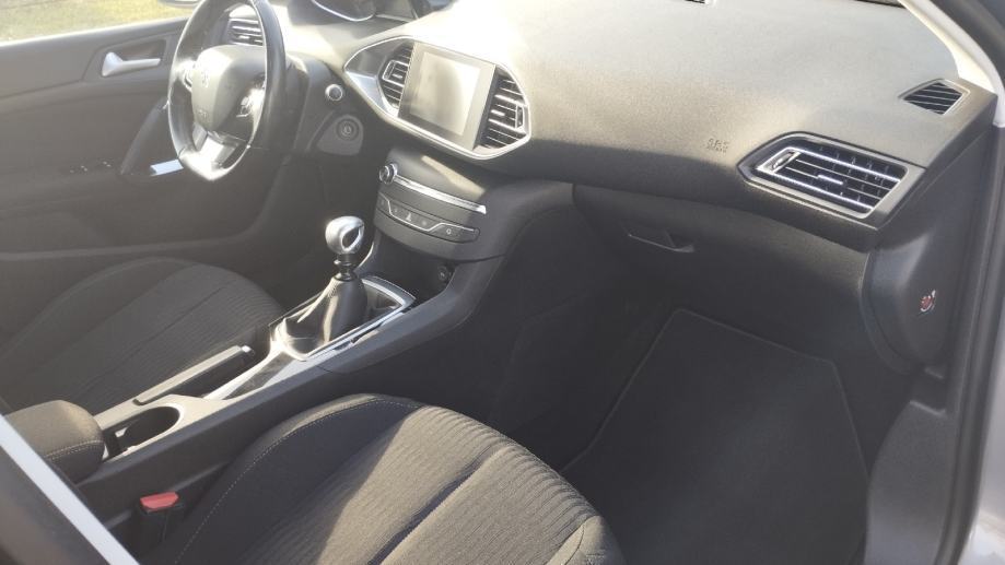 Peugeot 308 1,2 e-THP, fotografija 15