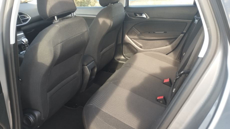 Peugeot 308 1,2 e-THP, fotografija 8