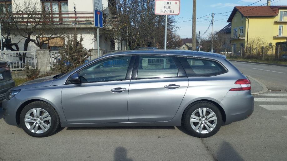 Peugeot 308 1,2 e-THP, fotografija 3