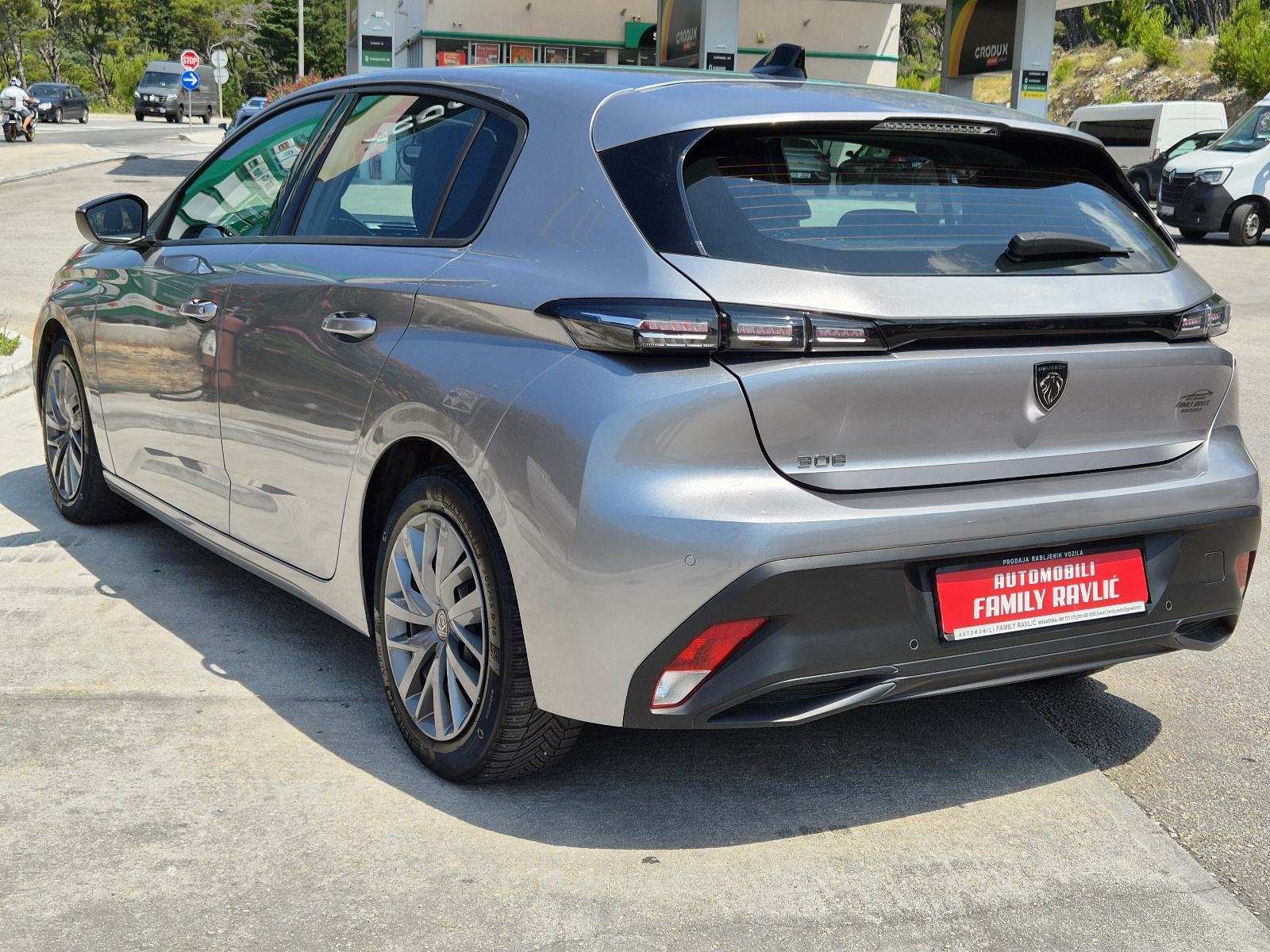 Peugeot 308 1,2 PureTech*100tkm*NapravljenVelikiServ.*NoviModel*, fotografija 4