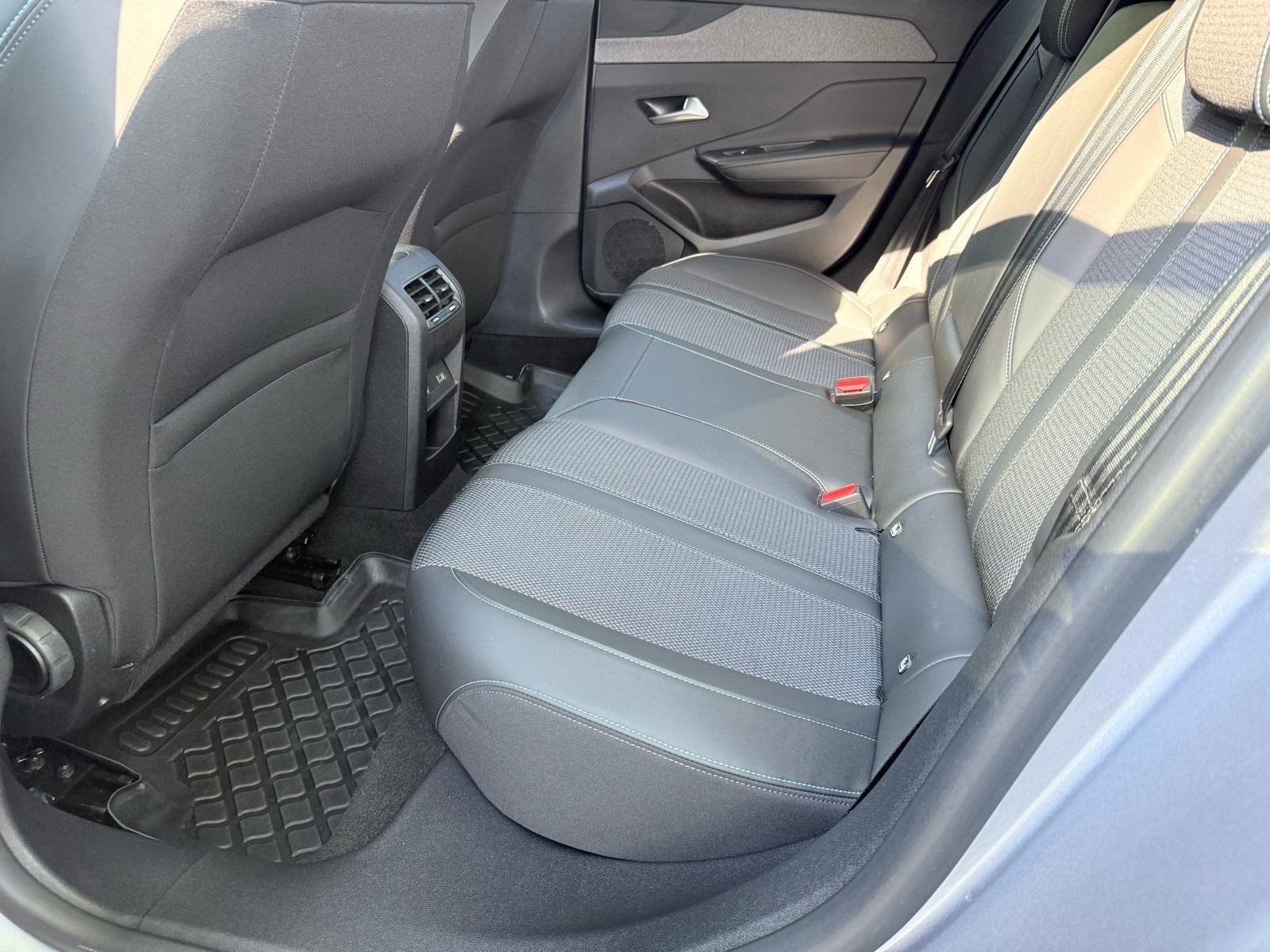 Peugeot 308 1,2 PureTech • 130 KS • Allure • EAT8 • HR auto • u PDVu •, fotografija 13
