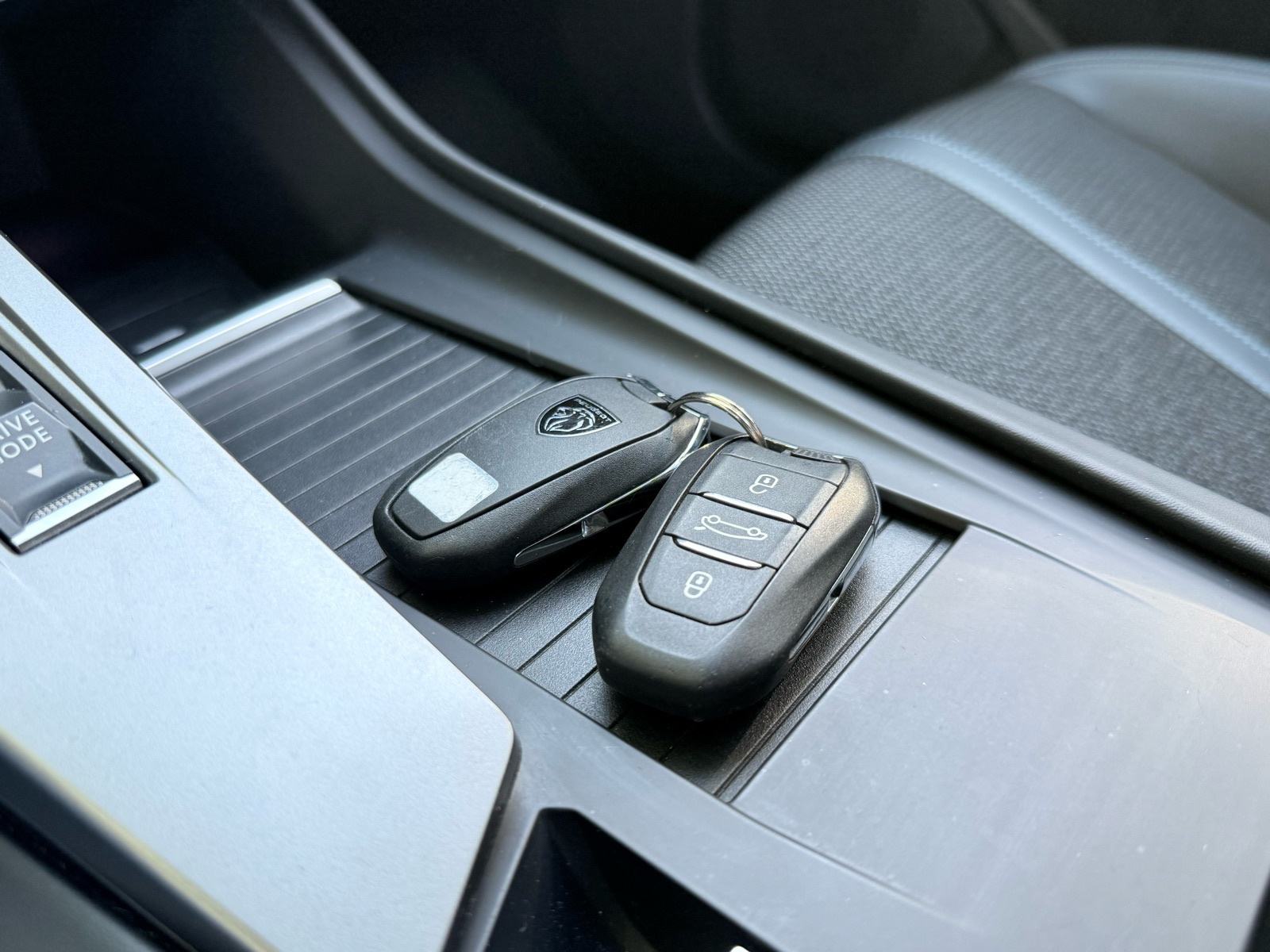 Peugeot 308 1,2 PureTech • 130 KS • Allure • EAT8 • HR auto • u PDVu •, fotografija 15