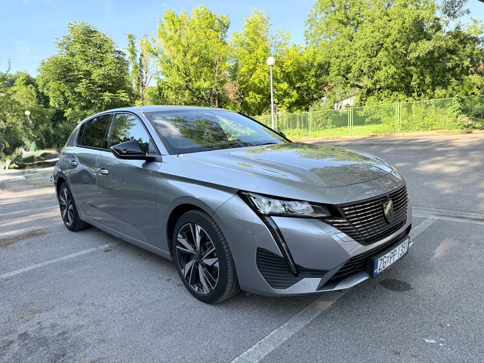 Peugeot 308 1,2 PureTech • 130 KS • Allure • EAT8 • HR auto • u PDVu •, fotografija 3