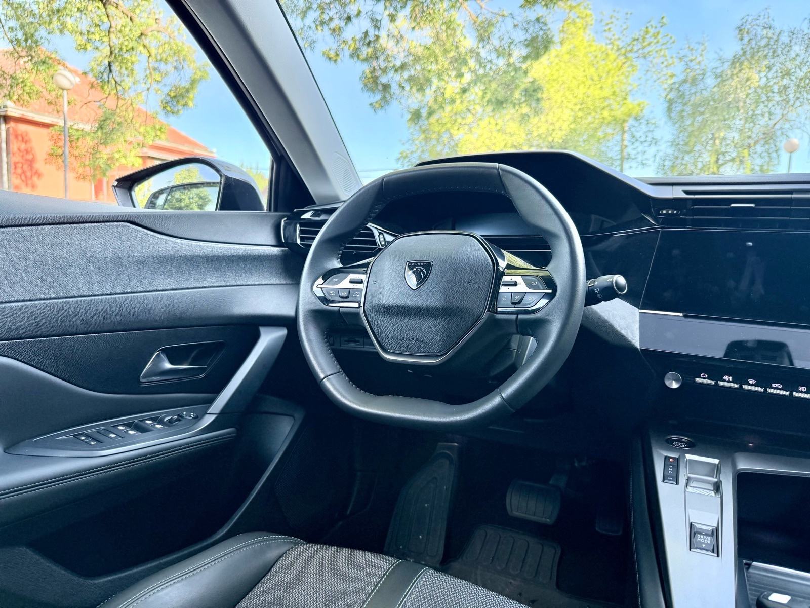Peugeot 308 1,2 PureTech • 130 KS • Allure • EAT8 • HR auto • u PDVu •, fotografija 8