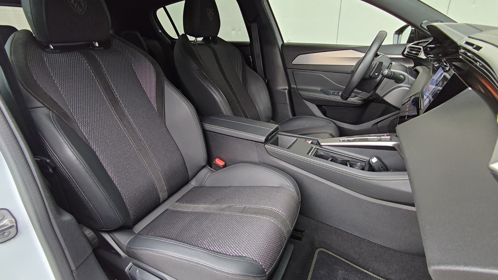 Peugeot 308 1.2 PURETECH GT, 96 KW (130 PS), AUTOMATIK, JAMSTVO, fotografija 12