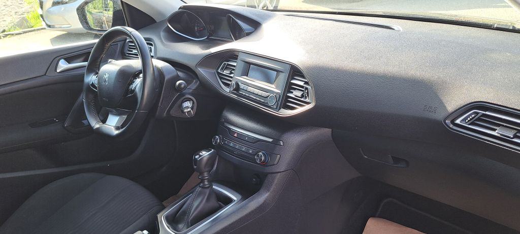 Peugeot 308 1,2 PureTech, fotografija 17