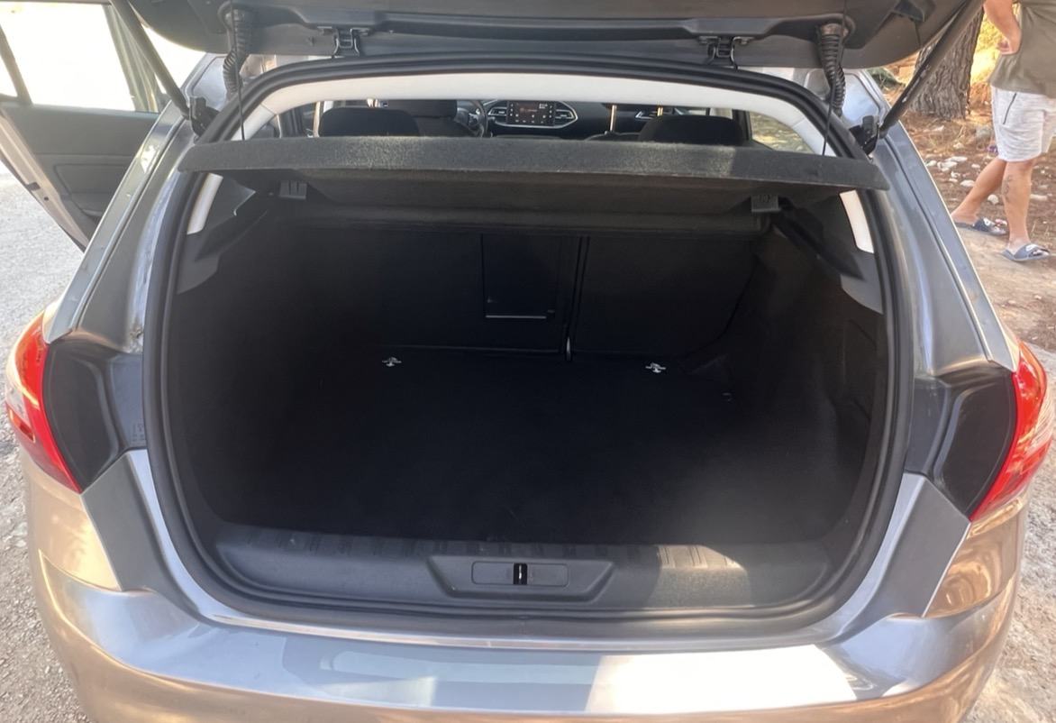 Peugeot 308 1,2 PureTech 10/2019 godina 53000 kilometraža, fotografija 3