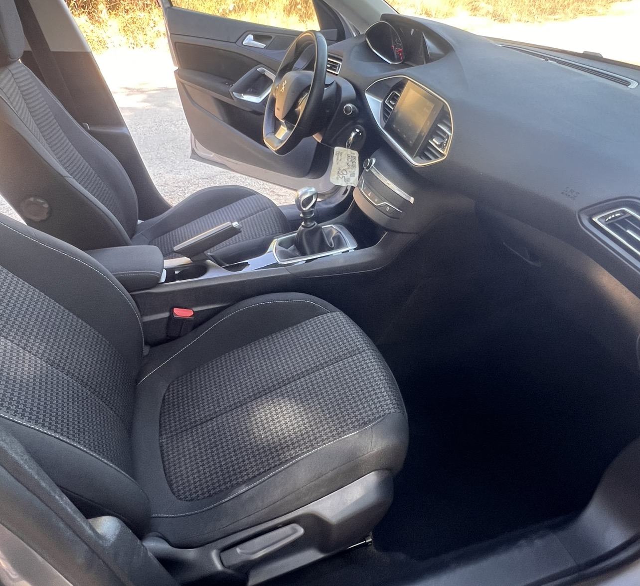 Peugeot 308 1,2 PureTech 10/2019 godina 53000 kilometraža, fotografija 8