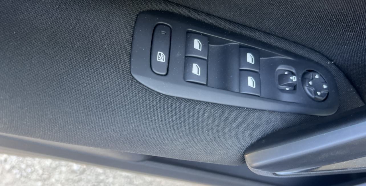 Peugeot 308 1,2 PureTech 10/2019 godina 53000 kilometraža, fotografija 16