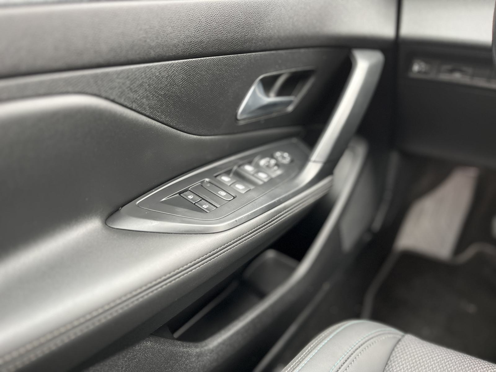 Peugeot 308 1.2 PureTech-ALLURE,LEASING BEZ UČEŠĆA I BEZ JAMACA, fotografija 14