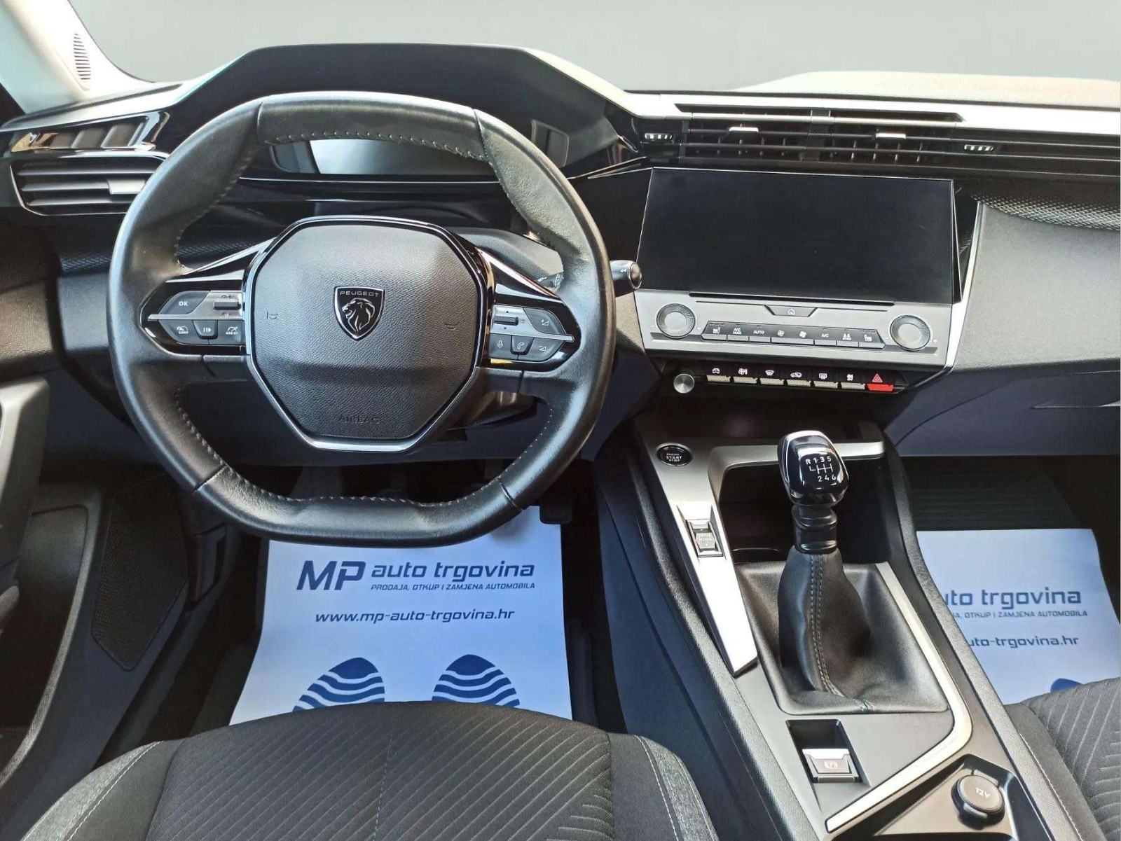 Peugeot 308 1,2, fotografija 16