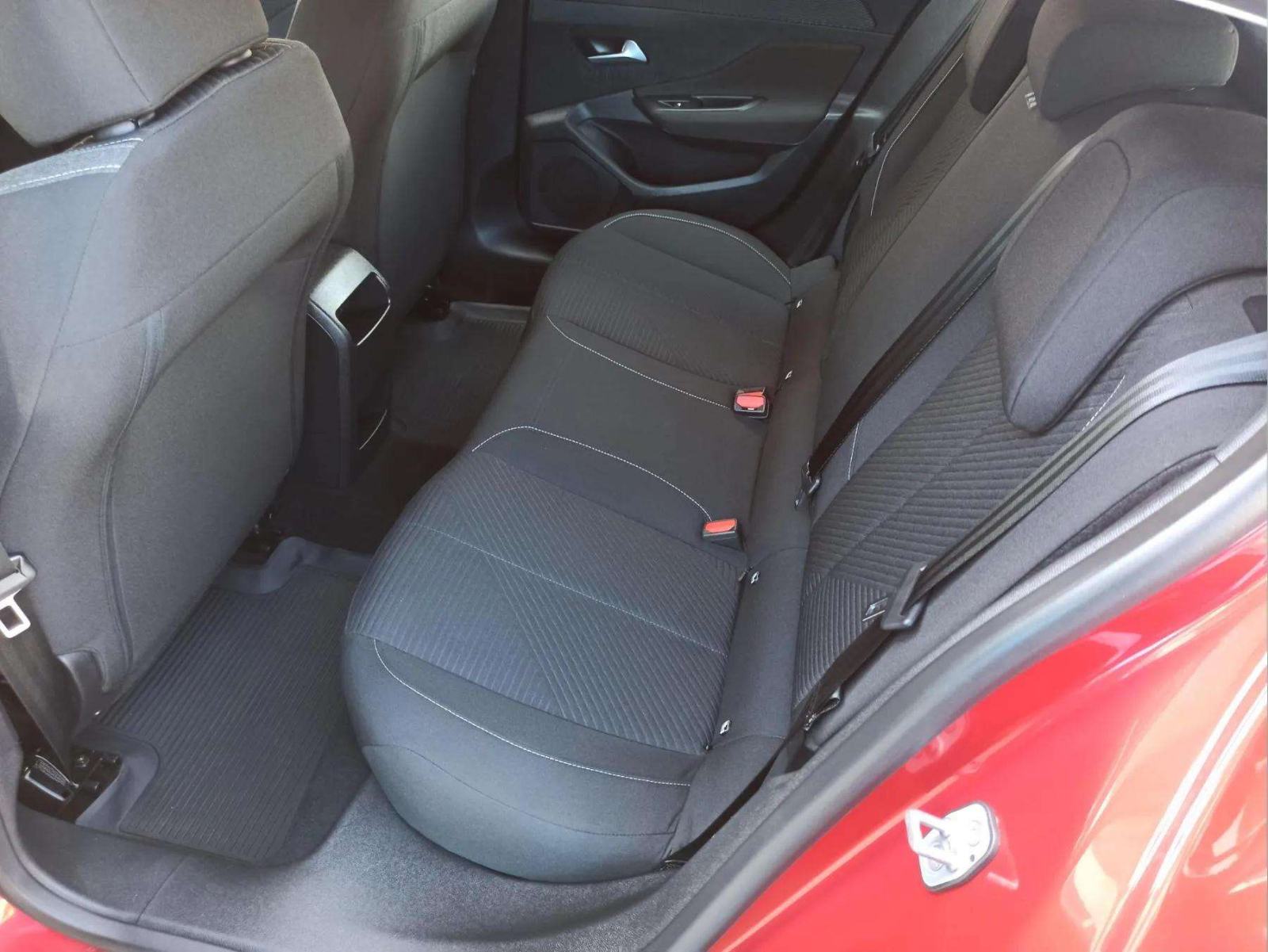 Peugeot 308 1,2, fotografija 14