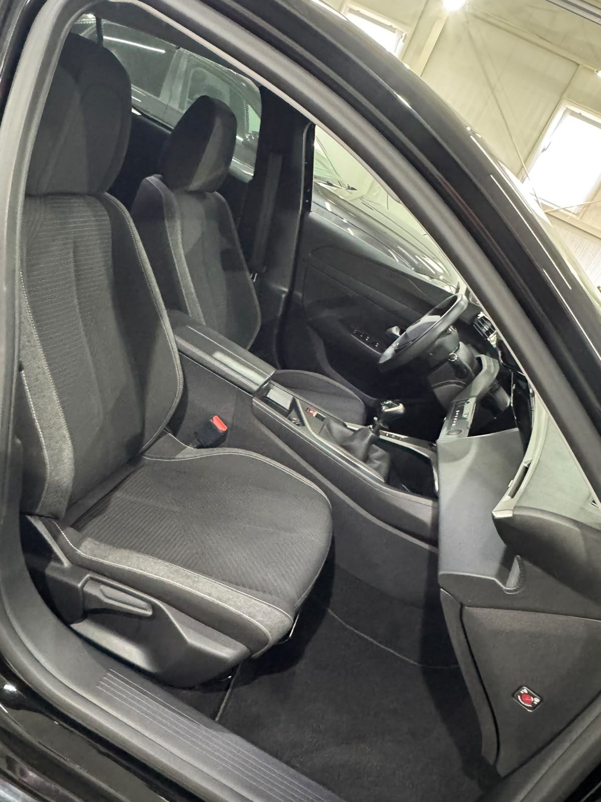Peugeot 308 1,2, fotografija 12