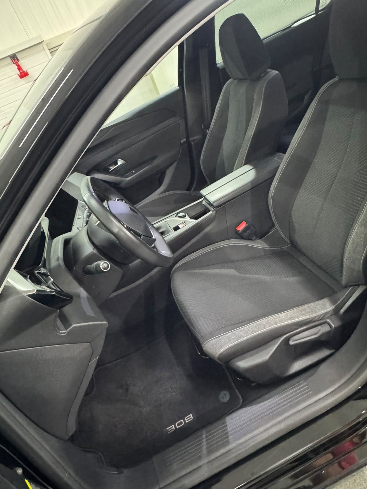 Peugeot 308 1,2, fotografija 10