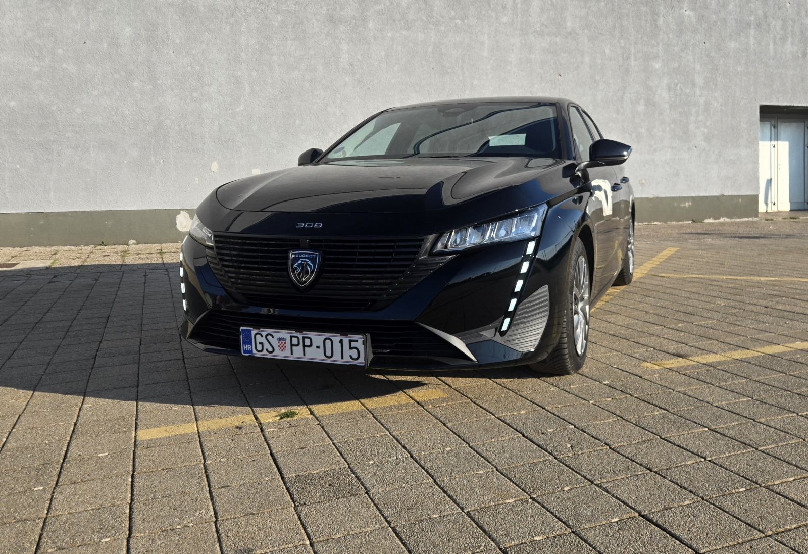 Peugeot 308 1,2, fotografija 2