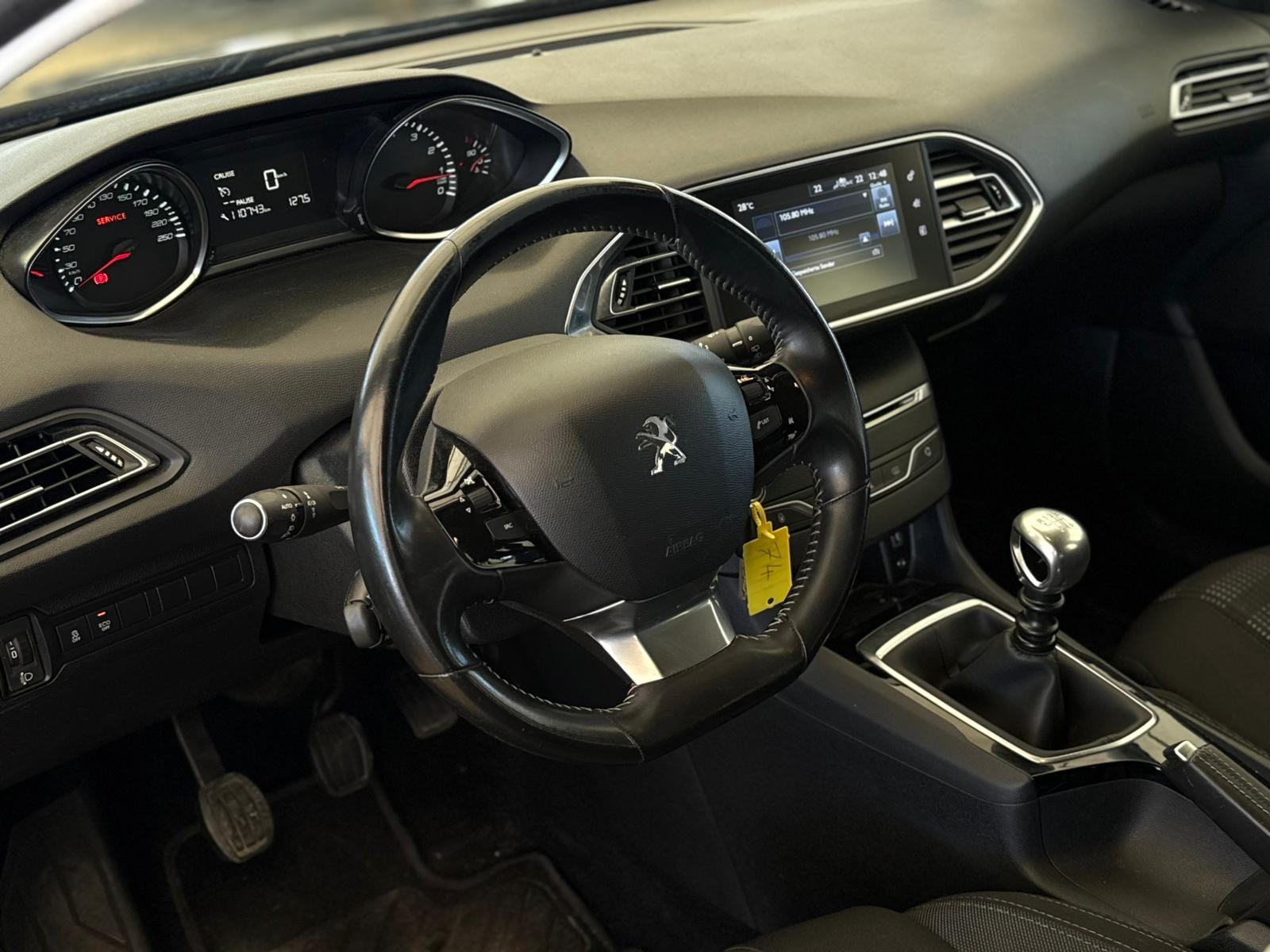 Peugeot 308 1.2 VTi Benzin Manuelni 2015 god., fotografija 18
