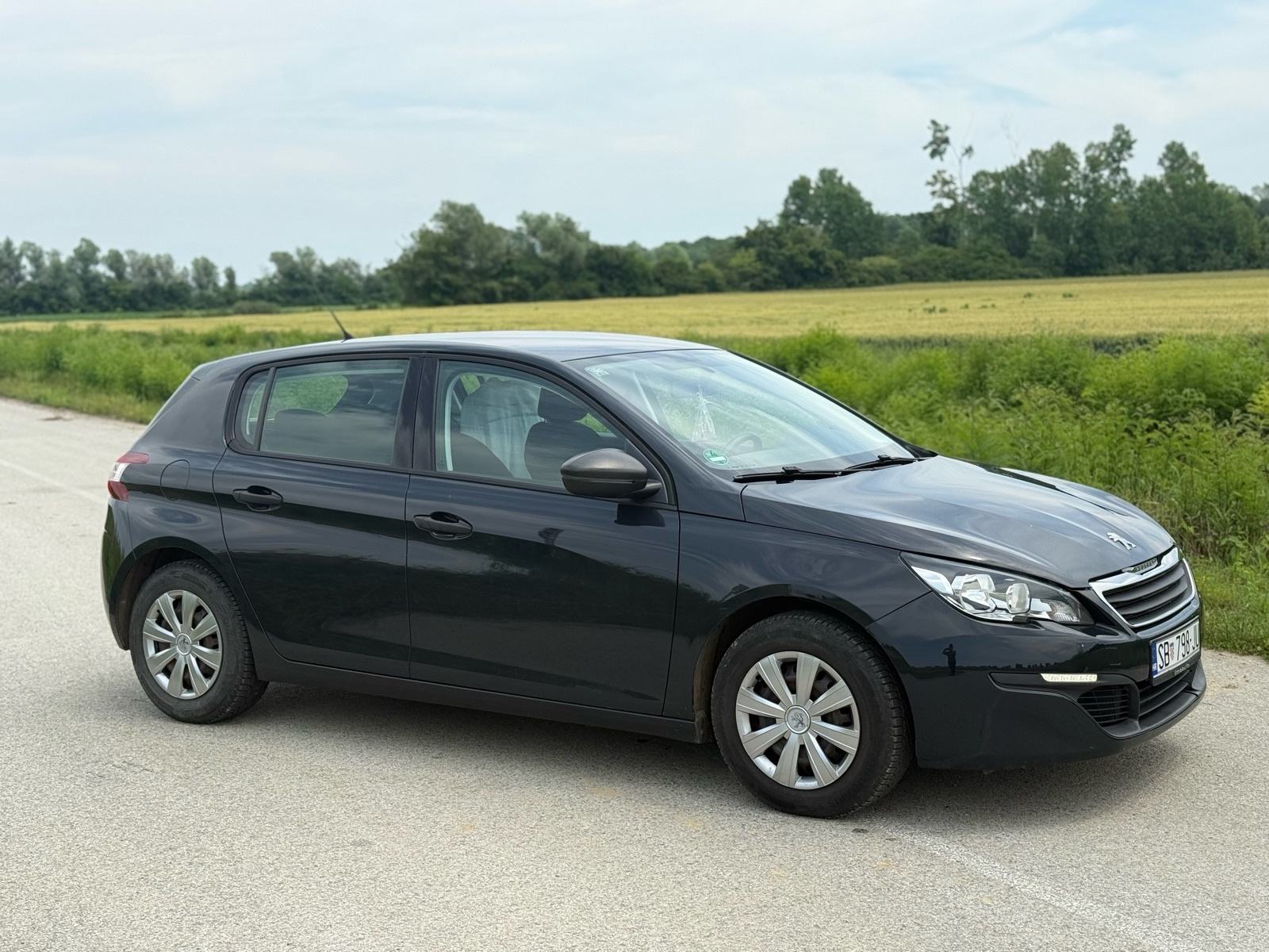 Peugeot 308 1,2 VTi, fotografija 2
