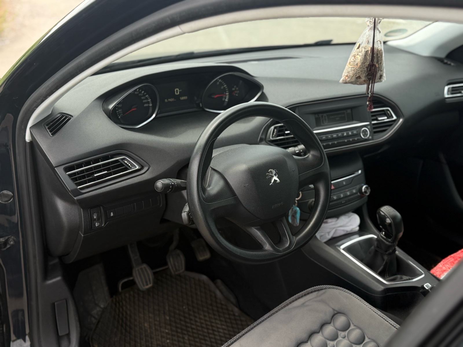 Peugeot 308 1,2 VTi, fotografija 8