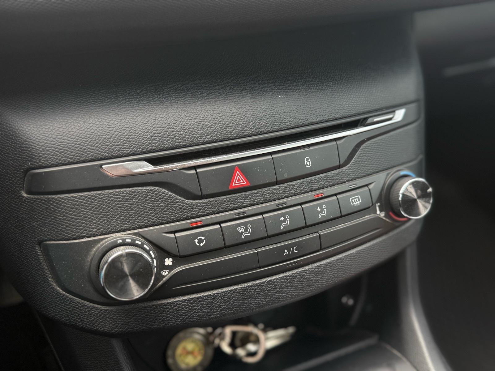 Peugeot 308 1,2 VTi, fotografija 10