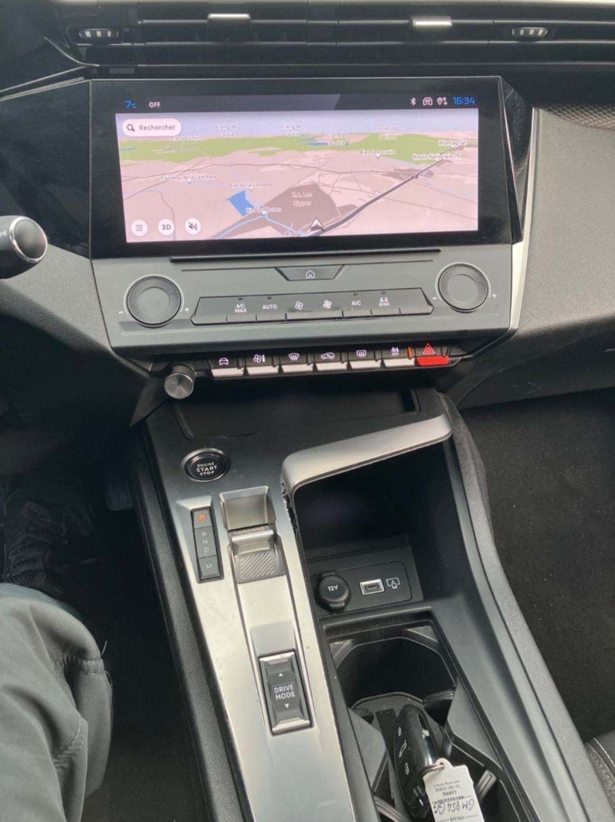 Peugeot 308 1,5 aut.2023 God. navigacija alu cijena do reg.HITNO, fotografija 9